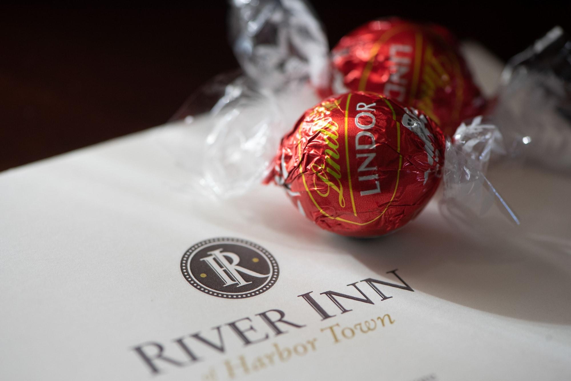 River Inn Of Harbor Town Мемфис Экстерьер фото